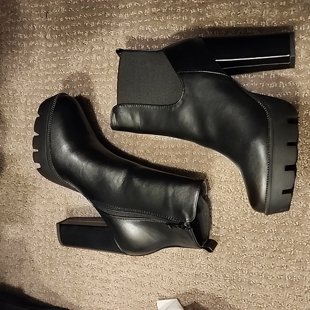 New black boots